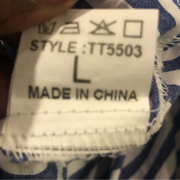 Avec long sleeve blue and white striped ruffled blouse, size large - Picture 14 of 15